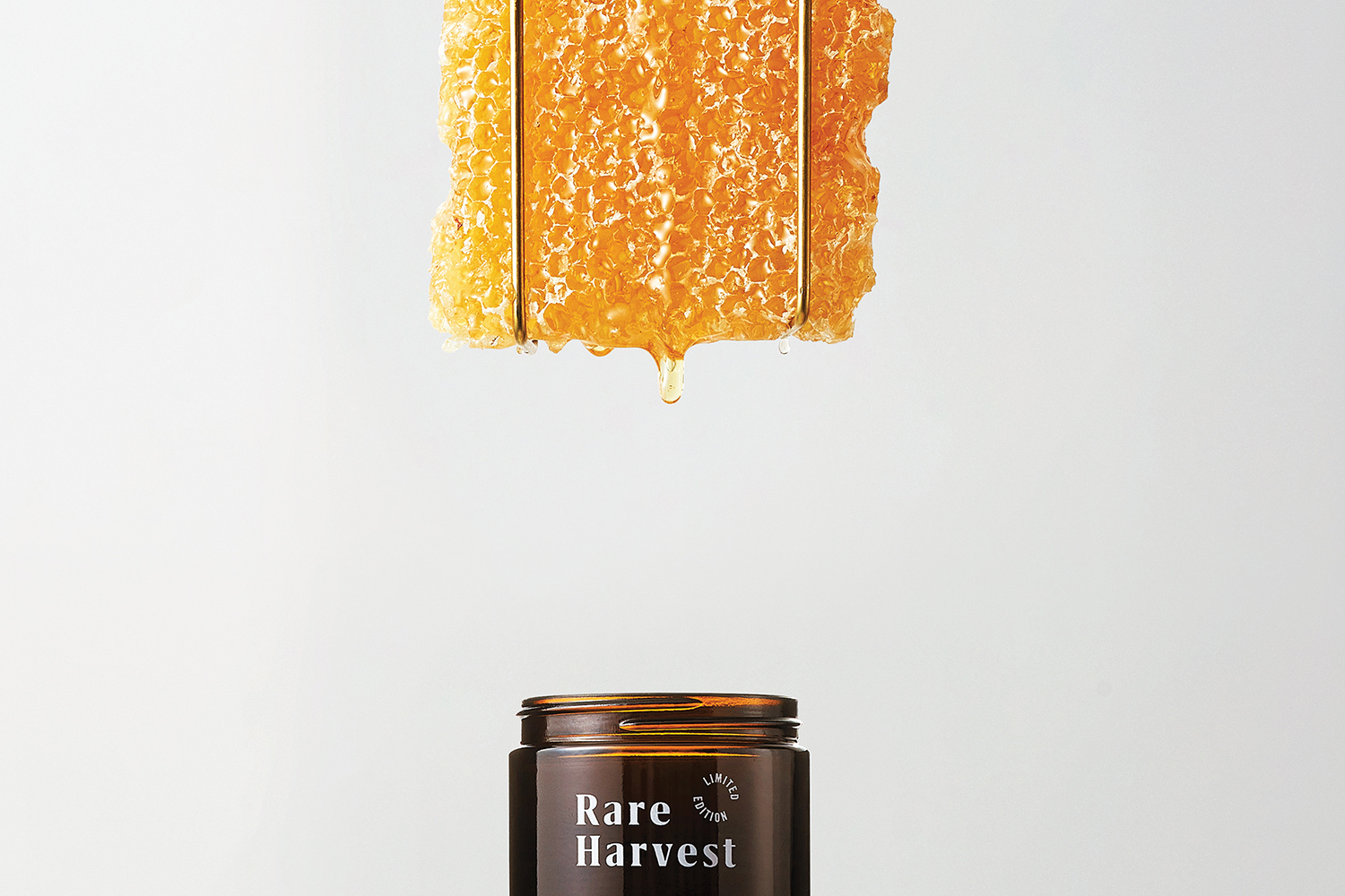 Honey jar and comb